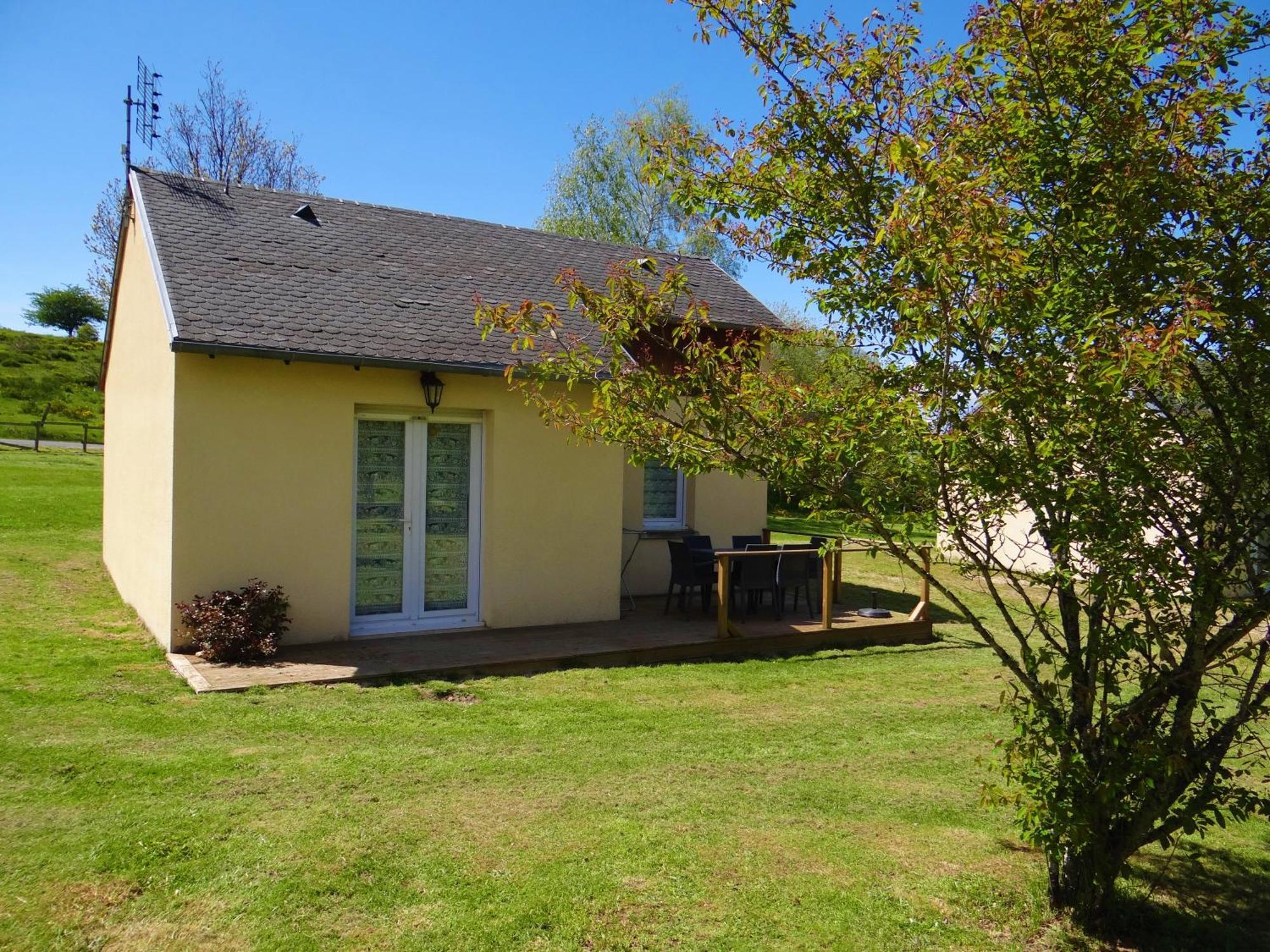 Maison De Plein Pied Au Coeur De La Nature Chaudes-Aigues Buitenkant foto